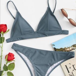 ‫V Plunging Triangle Top With High Leg Bikini Set